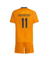 Otroške Nogometnih dresov Real Madrid Rodrygo Goes #11 Gostujoči 2024-25 Kratki rokavi (+ hlače)